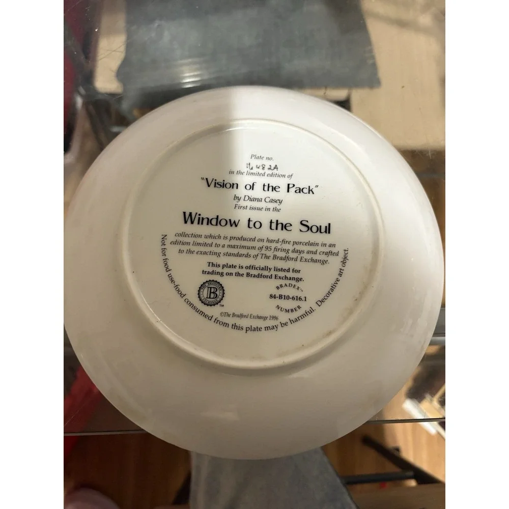 Decorative Wolf Collectors Plate The Bradford Exchange 